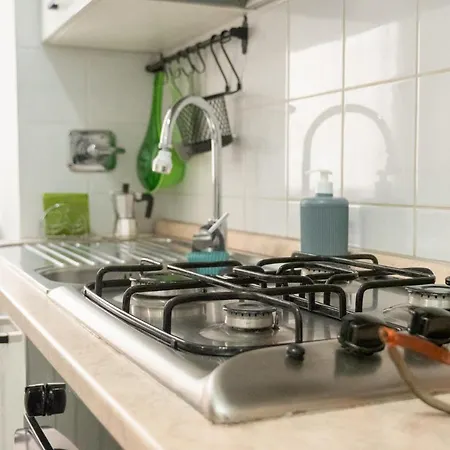 Monolocale Minimal 5 Minuti A Piedi Da Metro C Апартаменты Рим